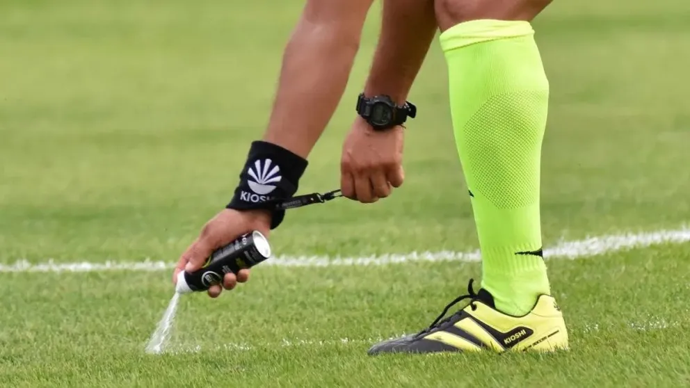 El requisito es tener ganas de aprender y de ponerse la camiseta del referato. Foto (ilustrativa)