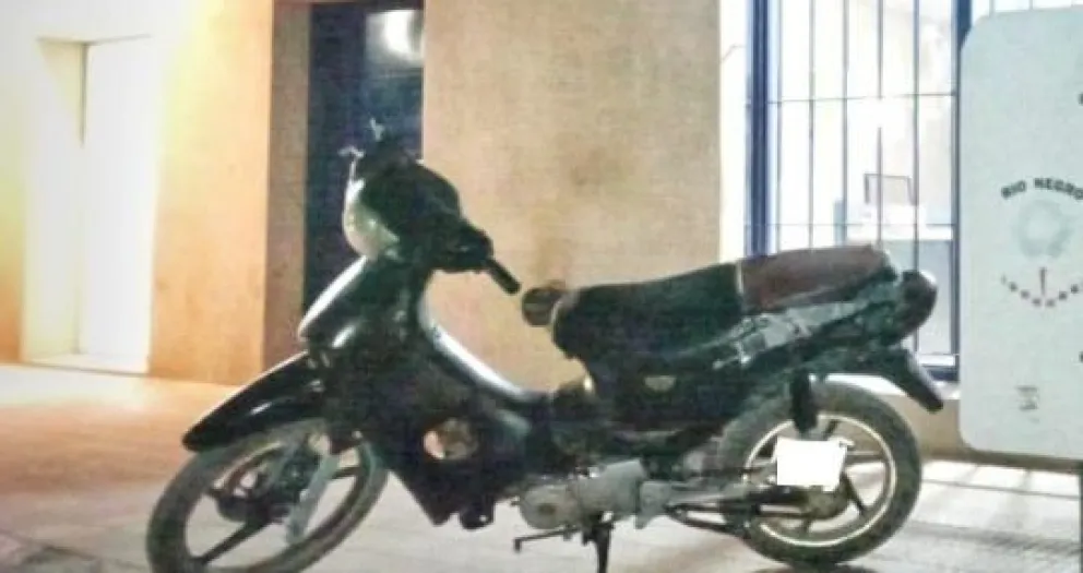 Incautaron moto robada en durante un operativo en zona rural