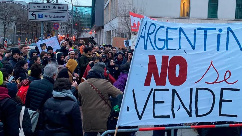 Movilizaciones en Europa y Latinoamérica en apoyo al paro en Argentina