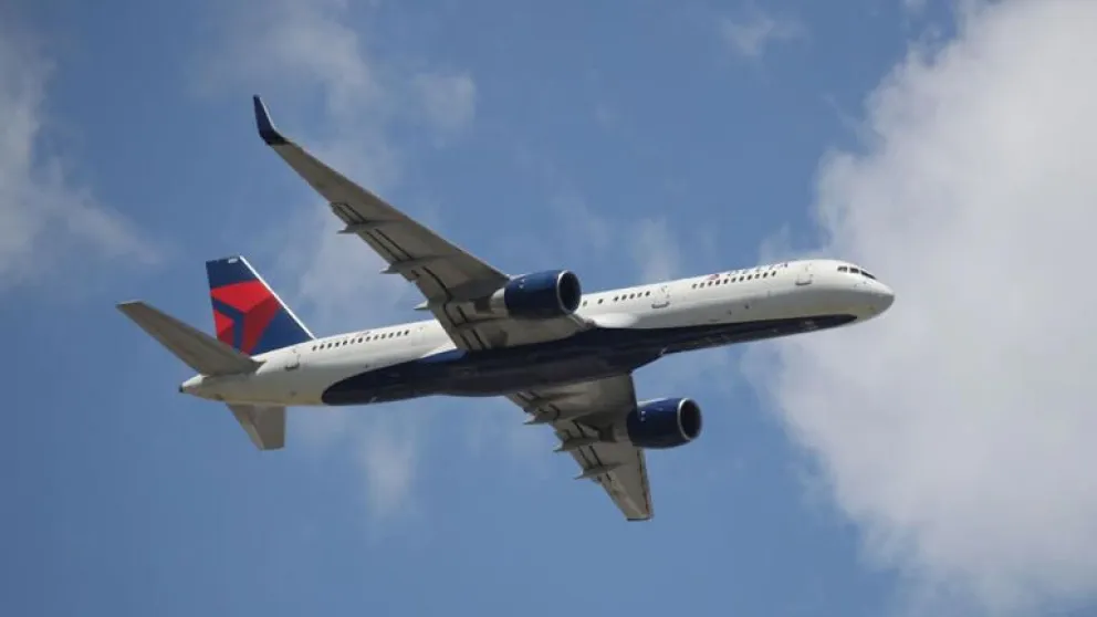 Un avión perdió una rueda justo cuando despegaba con 190 pasajeros a bordo