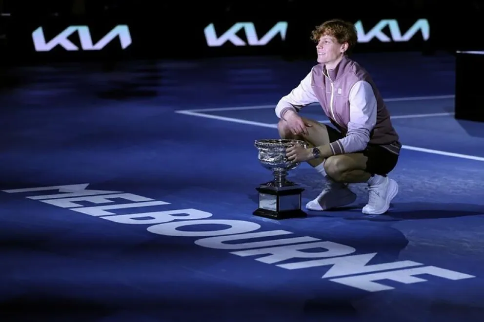 Jannik Sinner, el nuevo rey del Abierto de Australia con tan sólo 22 años