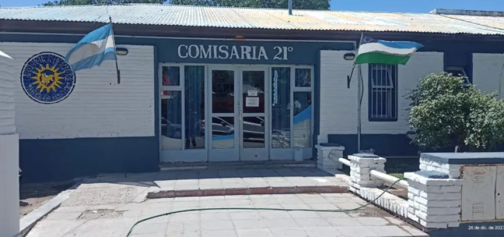 ¡Justo a tiempo!: lo atraparon robándose una rueda de una camioneta