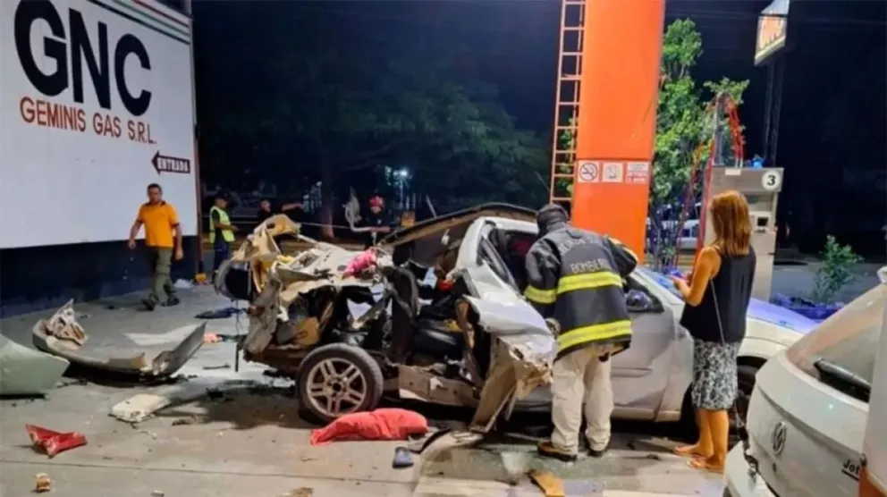 Llevaba cocaína oculta en el tubo de gas y explotó el auto cuando cargaba GNC