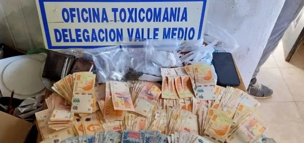 Secuestran clorhidrato de cocaína, anfetaminas, marihuana y una gran cantidad de dinero