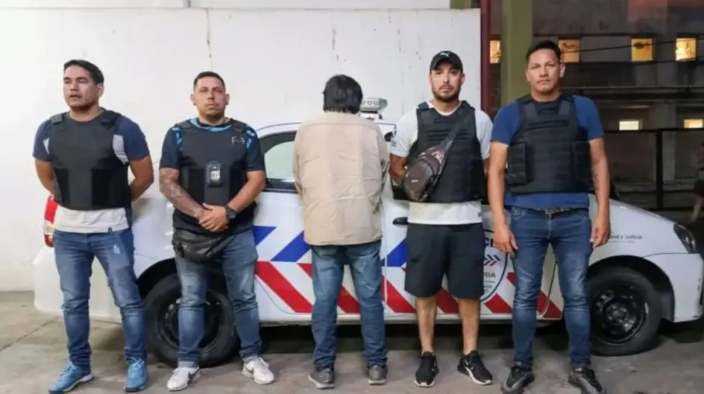 Se entregó un dirigente social acusado de extorsionar y abusar sexualmente de dos mujeres
