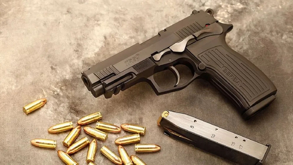 Se le escapó un tiro limpiando su arma y mató a su sobrino de 8 años