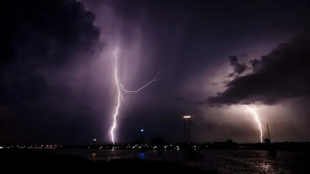 Alerta amarilla por tormentas en varias provincias este martes: Río Negro, una de las afectadas