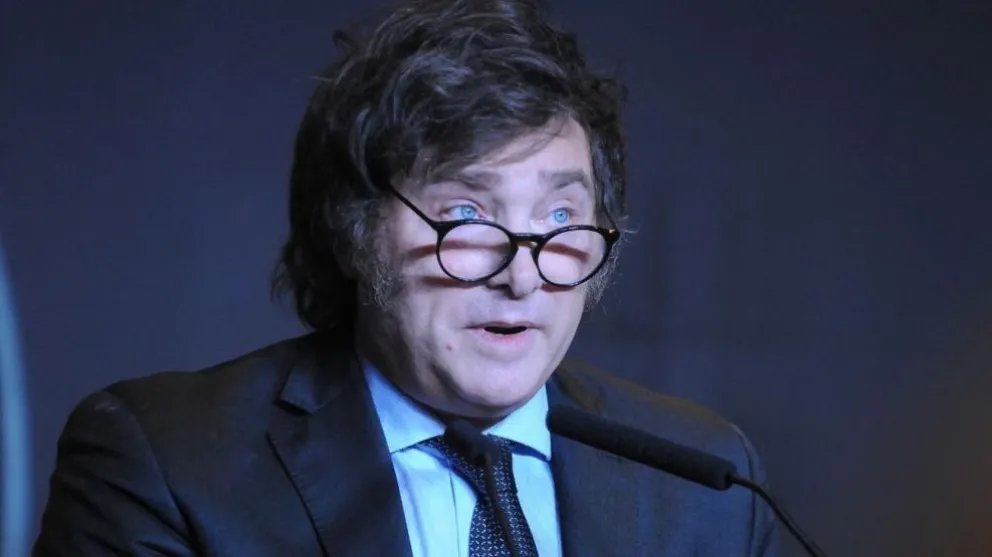 Cayó la imagen positiva de Milei en un 10% en dos meses