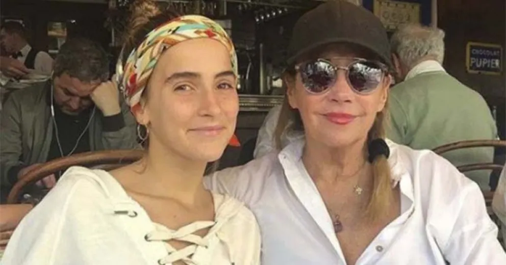 El emotivo encuentro de Marcela Tinayre y su nieta con un jugador de la Selección Argentina