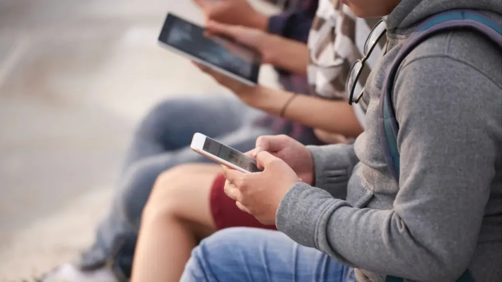 Riesgos de las apuestas en adolescentes: la Provincia realiza campañas de concientización