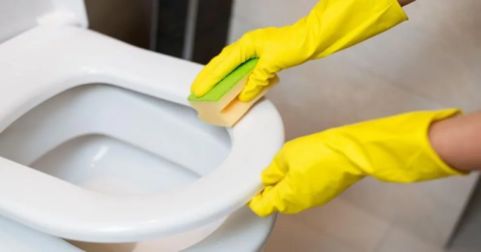 Truco casero para una limpieza impecable del inodoro