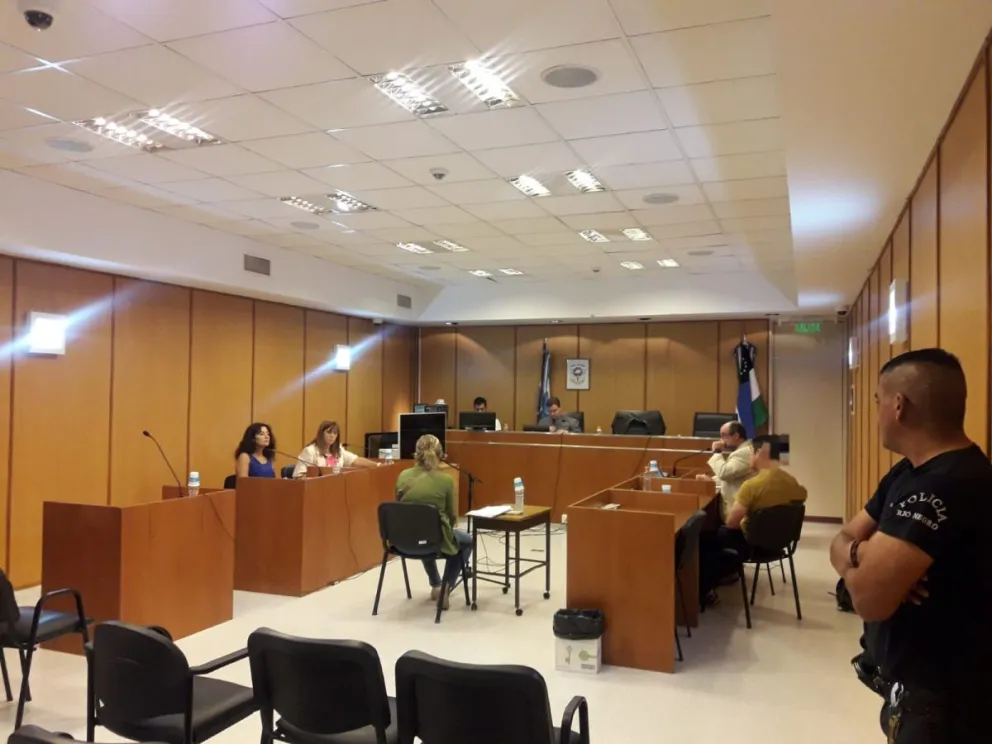 Sentencia por reiterado abuso sexual contra sus tres hijas: solicitaron 19 años