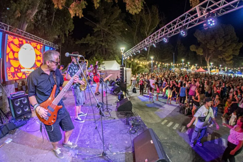 Verano Cultural: Esta noche cierra con tributo a Creedence y Los Redondos