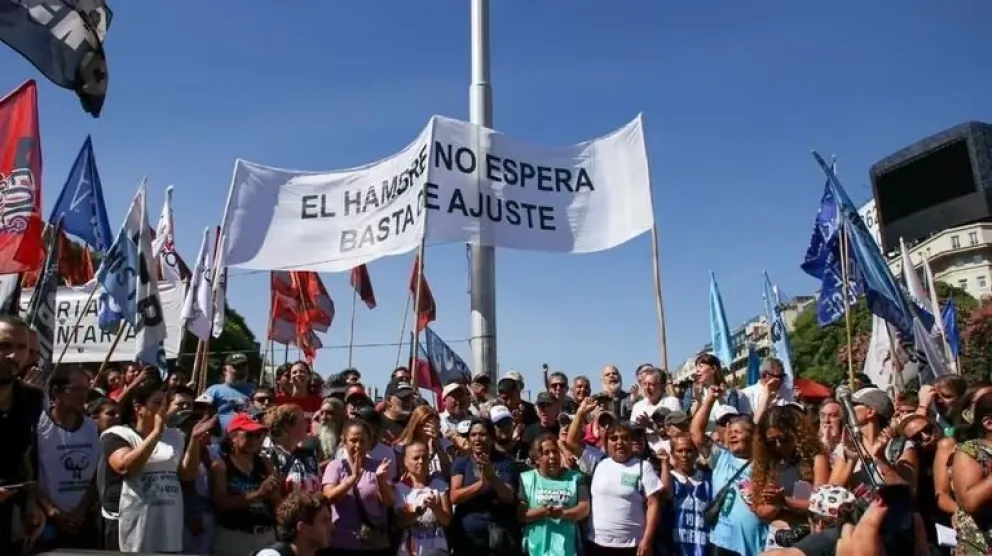 Movilización social en rechazo al discurso de Milei en el Congreso