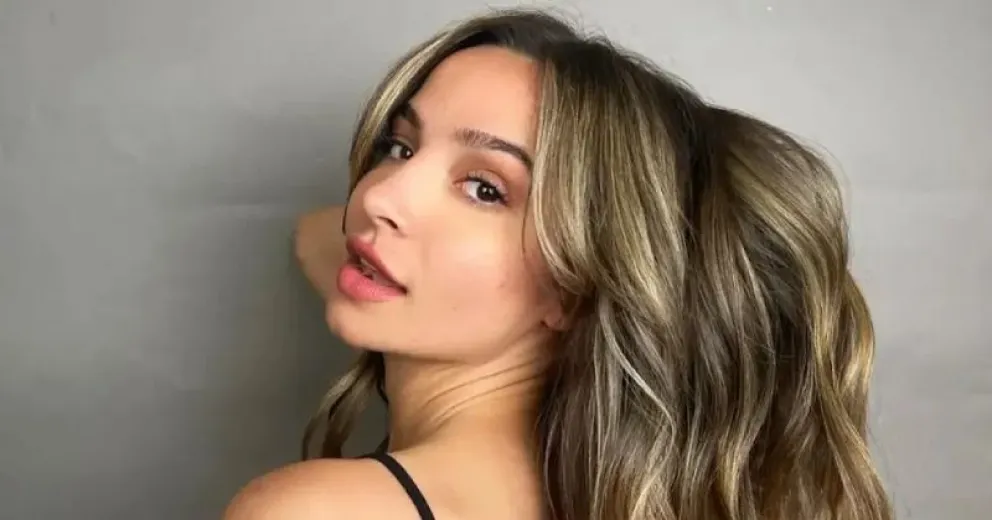 Brenda Asnicar rinde tributo a Patito Feo con nueva versión de su canción icónica