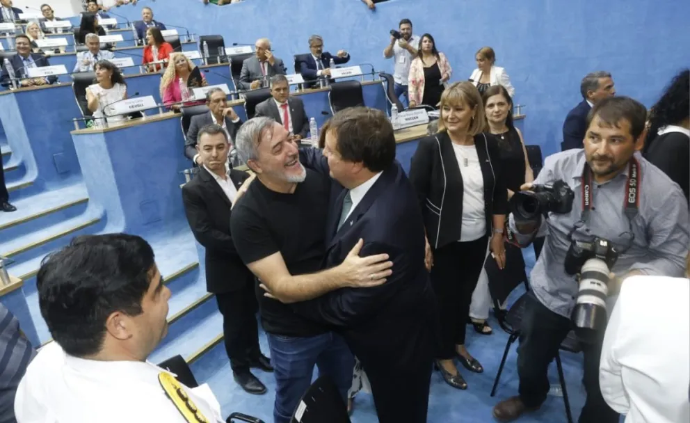 Aguiar participó de la apertura de sesiones ordinarias legislativas y respaldó el discurso de Weretilneck