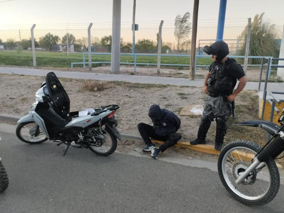 Estaba sobre Av.Roca con un inhibidor de señal y fue detenido 