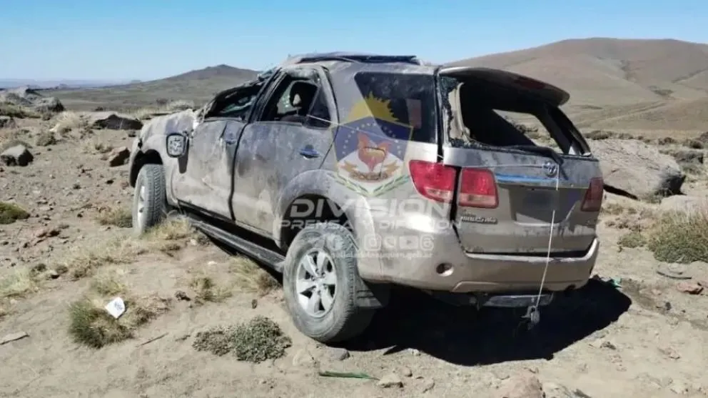 Tragedia: una mujer del Alto Valle murió tras un terrible vuelco cerca de Zapala