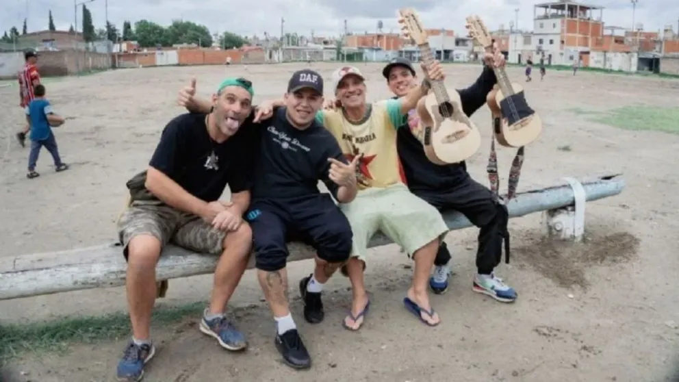 Melancolía: Manu Chao rinde emotivo tributo a Maradona en Villa Fiorito
