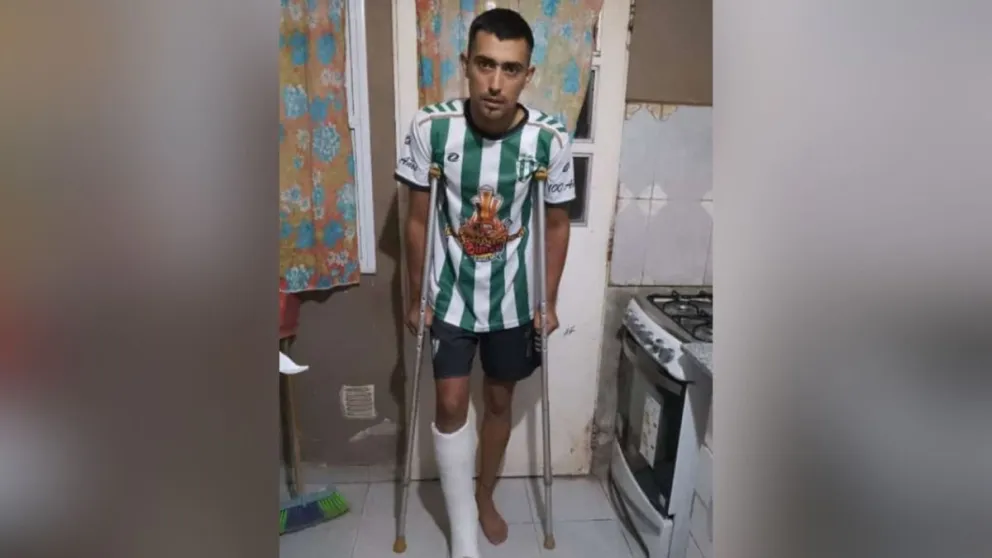 En medio de un partido de fútbol, se fracturó la pierna y su familia pide colaboración