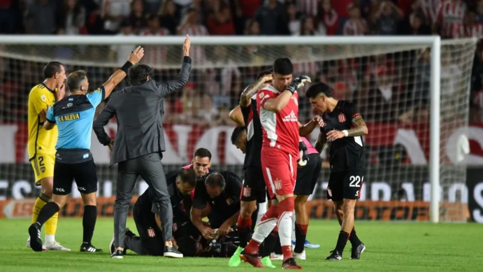 Altamirano sufrió una convulsión durante el partido Boca-Estudiantes y se suspendió el partido