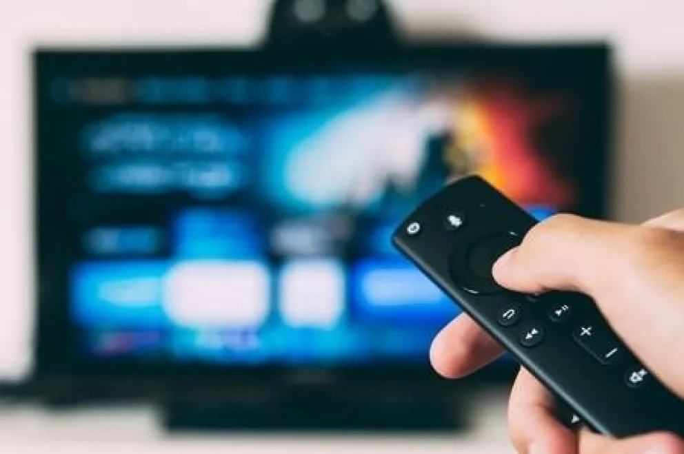 ¡Adiós al cable! descubrí cómo ver decenas de canales en tu televisor sin pagar 