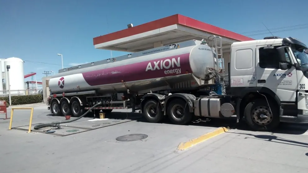 Con un arma de fuego asaltó al playero y se llevó lo recaudado de una estación de servicio 
