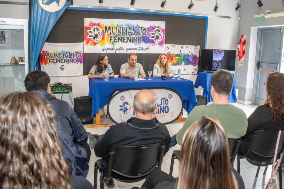 Se acerca el Tercer Mundialito de fútbol femenino y hoy se realizó la gran presentación