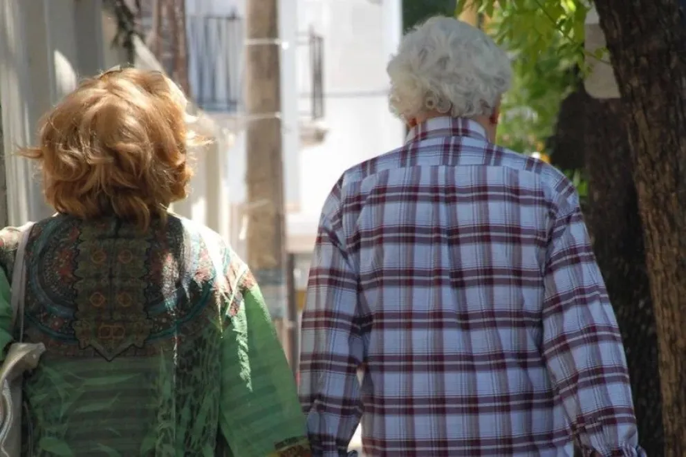 La modalidad de semaforazo fue definida por las organizaciones convocantes para visibilizar el reclamo en el cruce céntrico de avenida Roca y Tucumán. Foto: ilustrativa