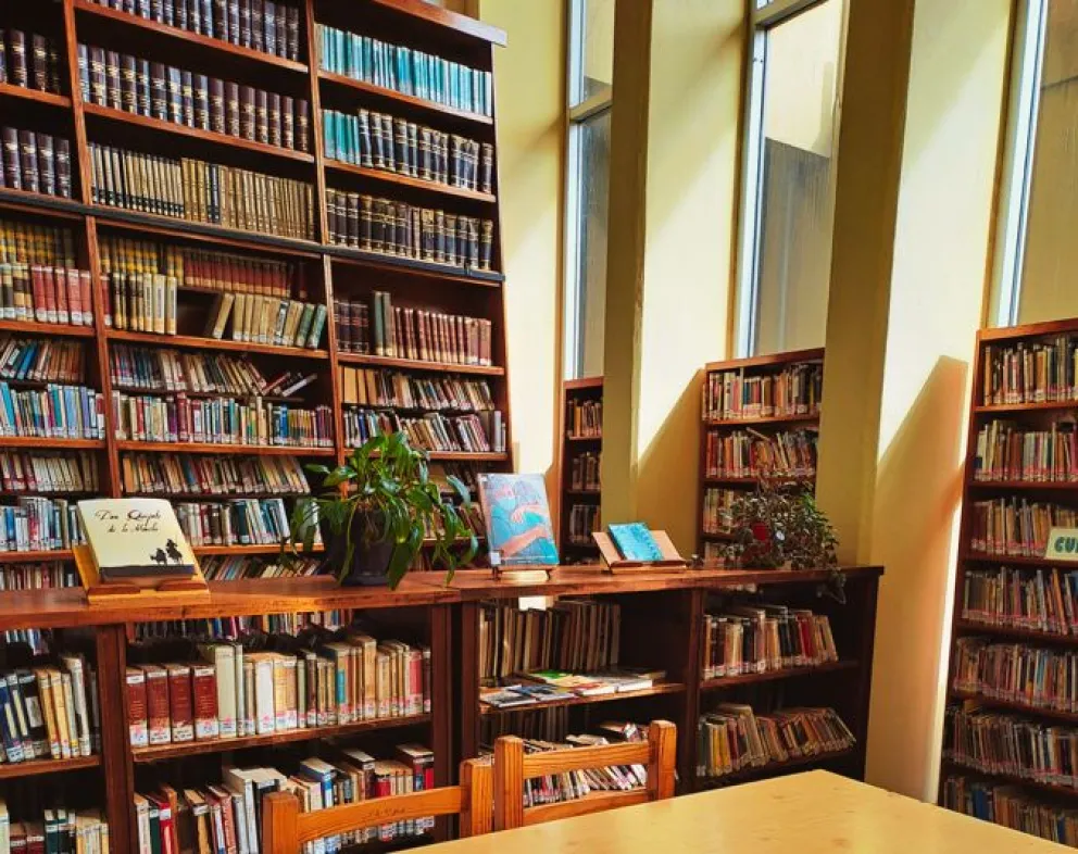 Fomentando Cultura: Biblioteca rionegrina ofrece más de 300 audiolibros para personas no videntes