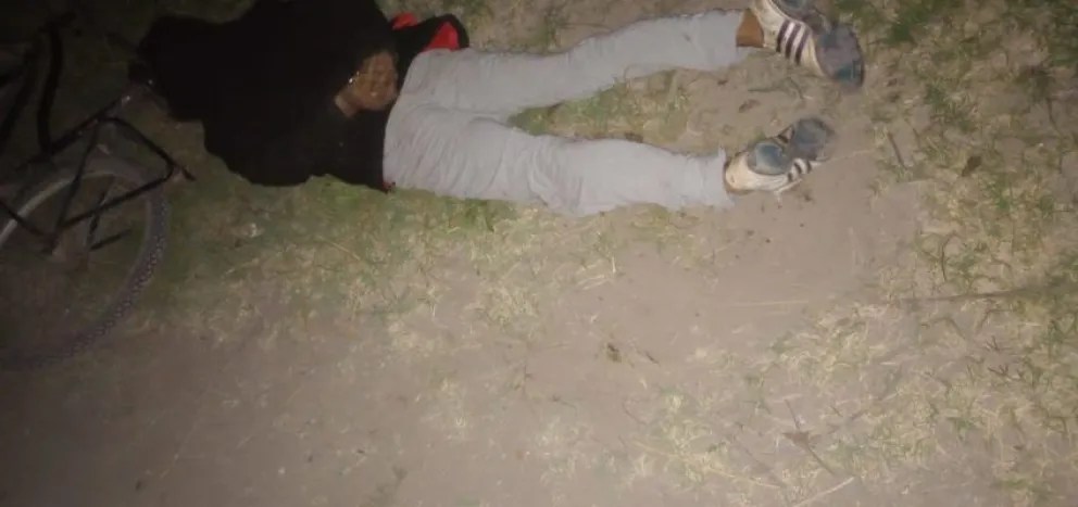 Justo a tiempo: lo atraparon con pinza y cuchillo cuando intentaba robar cables