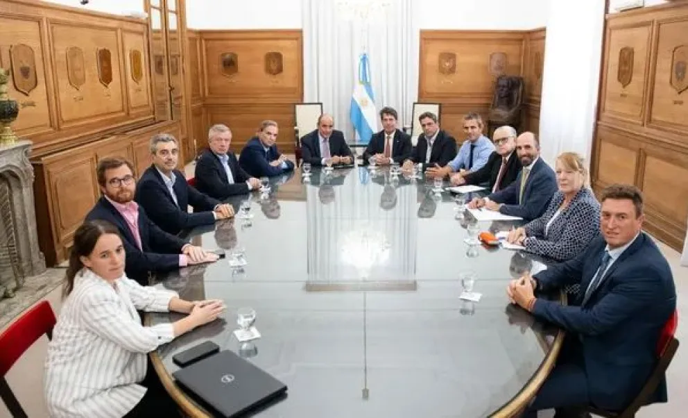 Ley ómnibus: avanza el tratamiento mientras el Gobierno negocia con los bloques parlamentarios