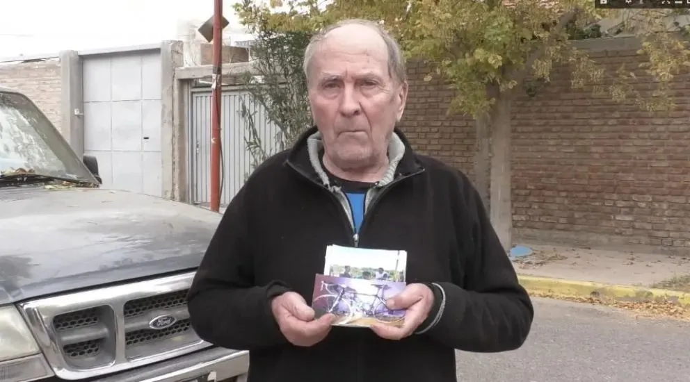 Lamentable: Robaron la bicicleta de un destacado corredor de 80 años en el Alto Valle y busca recuperarla
