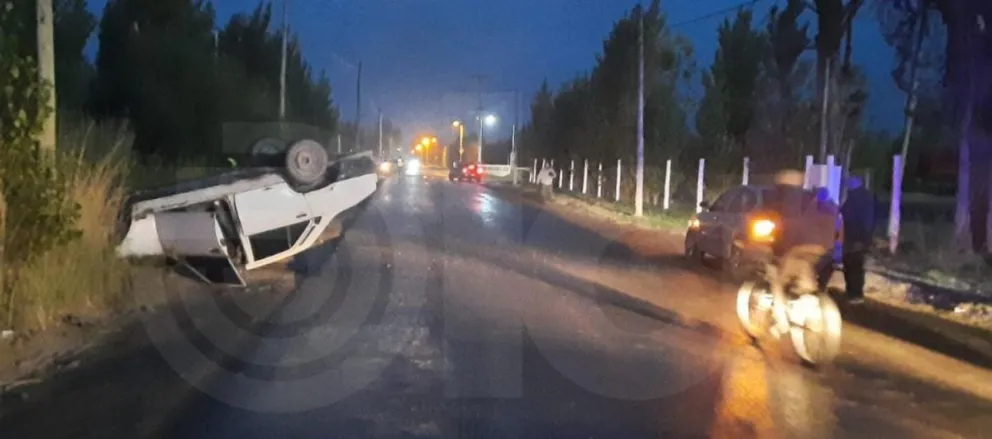 Mañana accidentada: Reportaron dos vuelcos en el Alto Valle y un choque en Ruta 22