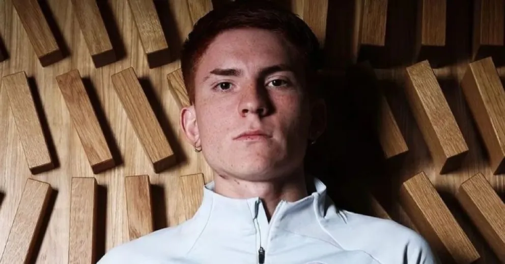 El Colo Barco sorprende con su estilo al estilo "Peaky Blinders"