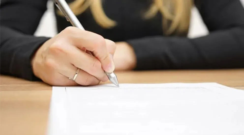 Una joven reginense logró cambiar su apellido luego de que su padre haya sido condenado por abuso contra ella