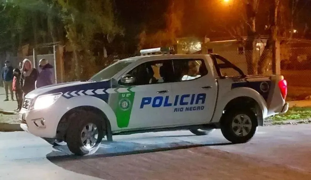 Ni la policía se salva: asaltaron a un Federal y le robaron la moto y el arma