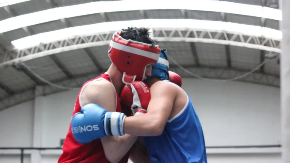 El Alto Valle recibe el primer campus de entrenamiento de boxeo amateur totalmente gratuito
