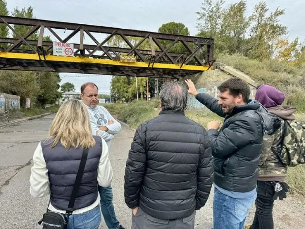 El puente ferroviario quedó señalizado y falta menos para la vuelta del Tren del Valle