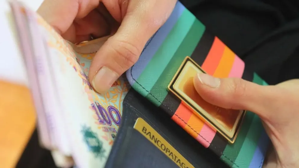 Pagos y compromisos: novedades para los estatales de Río Negro