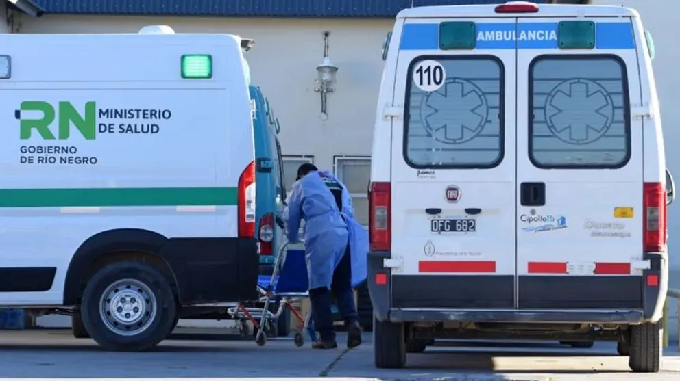 Loco al volante: cruzó un semáforo en rojo y atropelló a un estudiante