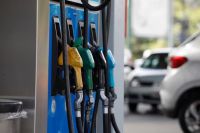 El Gobierno postergó los aumentos de gas, luz y combustibles previstos para mayo