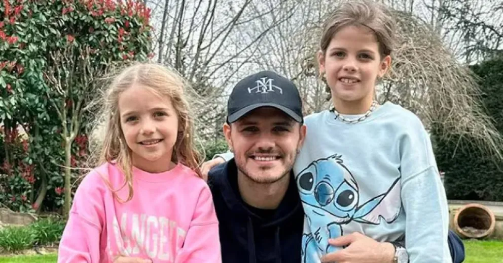 Viaje de lujo: Mauro Icardi en avión privado con sus hijas