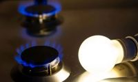 El Gobierno suspende los aumentos de luz y gas