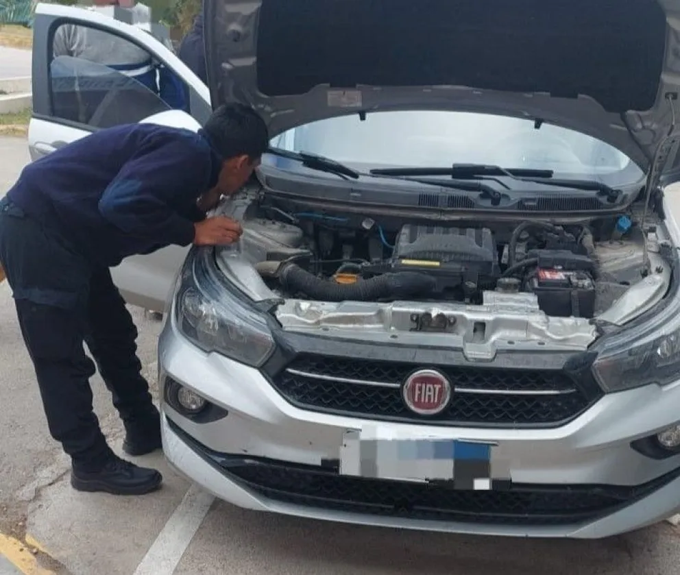 Viajaba desde Buenos Aires a la región en un auto adulterado y terminó detenido 