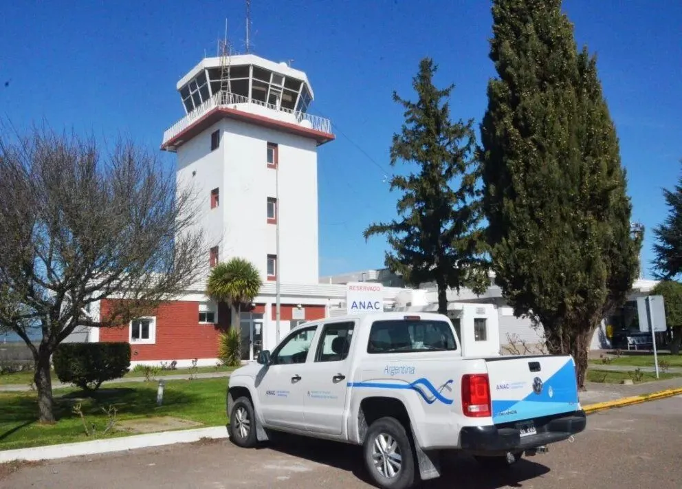 Aerolíneas cortó el servicio de Viedma a Bariloche y recortó frecuencias con Buenos Aires