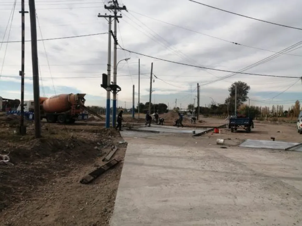 Continúan los trabajos de reconstrucción en calle Rochdale