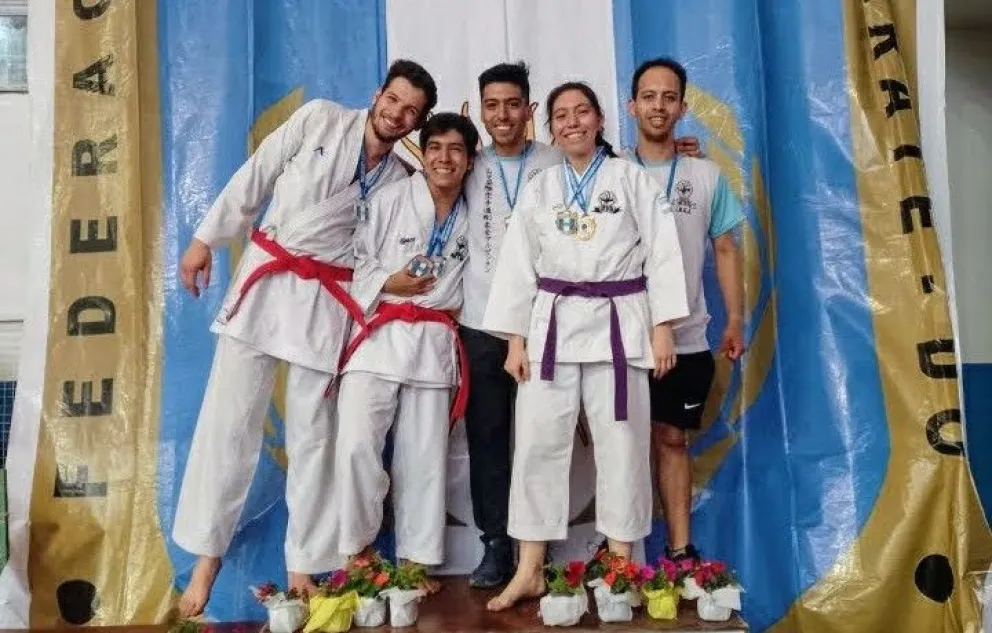 ¡Orgullo roquense!: 5 clasificados para el mundial de kárate en México recaudan fondos para su viaje