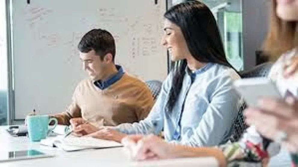 La Universidad de Río Negro invita a empresas y comercios a sumarse al programa de pasantías educativas 