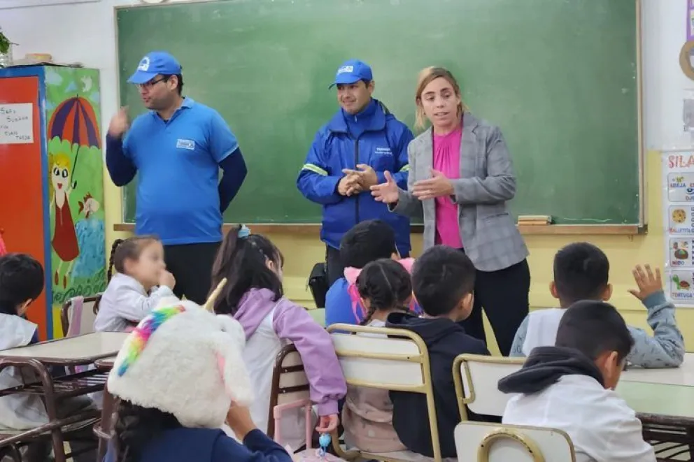 Fomentan la educación Vial en las escuelas de Roca con charlas educativas